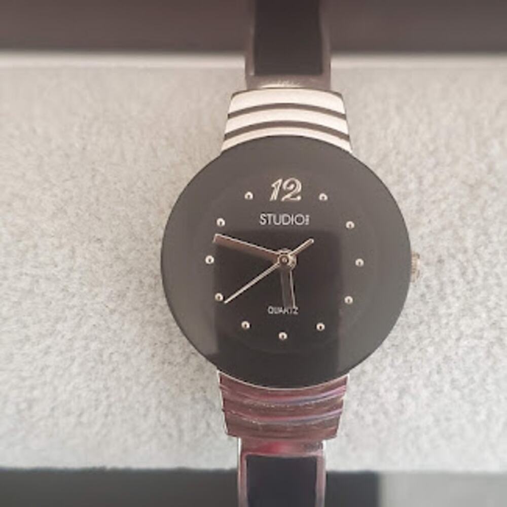 Studio Women's Bracelet Watch‎ Black and Silver Fresh Battery